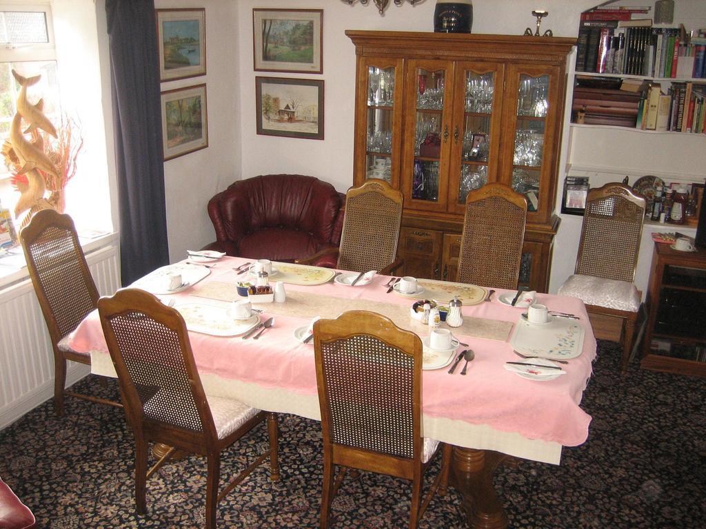 Four Seasons Guest House Pembrey Eksteriør billede