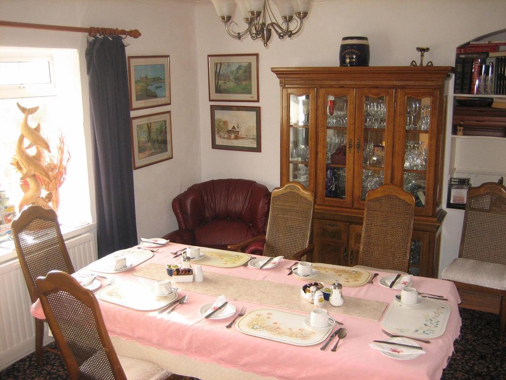 Four Seasons Guest House Pembrey Eksteriør billede